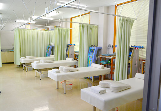 渥美接骨院の院内02